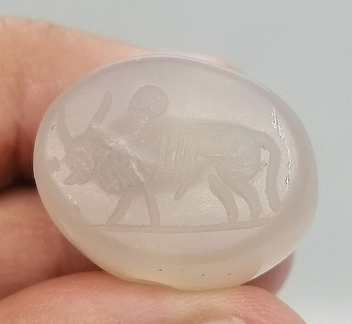 Perlina sigillo intaglio toro