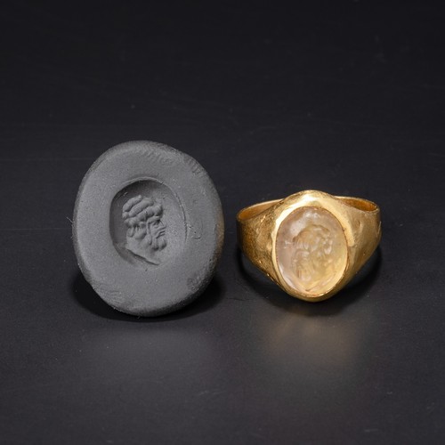 Anello ellenistico oro - in,